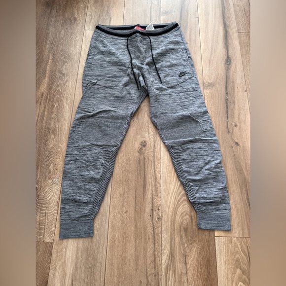 Nike Men’s Tech Knit Joggers - Picture 1 of 5